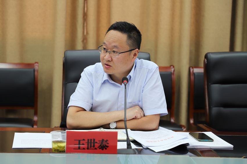 市营商办王世泰副主任.jpg 市营商办王世泰副主任.jpg