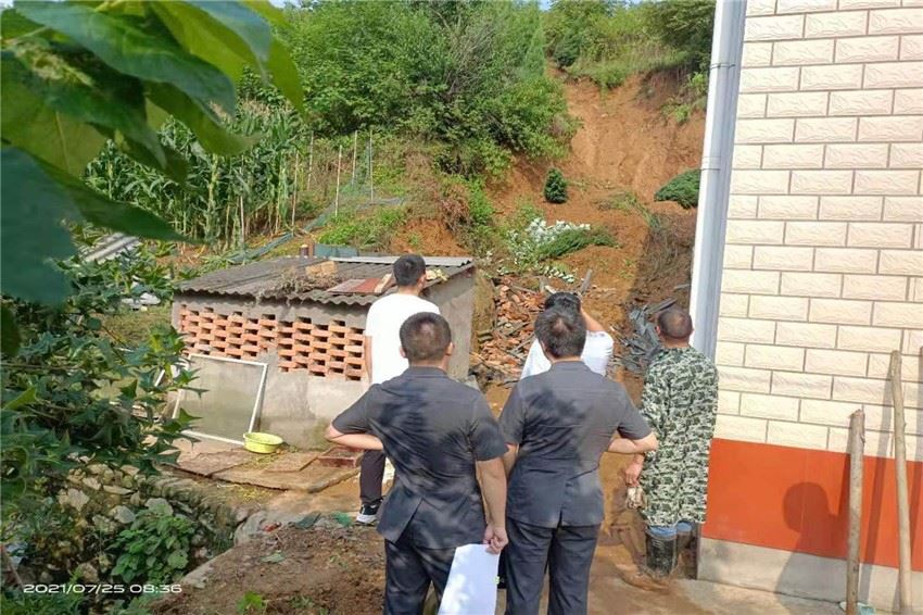 丹江法院入户进行安全隐患排查 (5).jpg