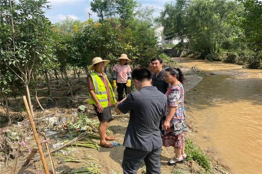 丹江法院入户进行安全隐患排查 (2).jpg