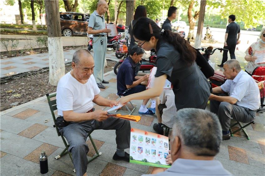 发宣传单页 (3).jpg