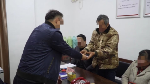 被告公司向原告兑现一部分赔偿金_副本.jpg