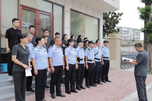 执行干警集合_副本.jpg 执行干警集合_副本.jpg