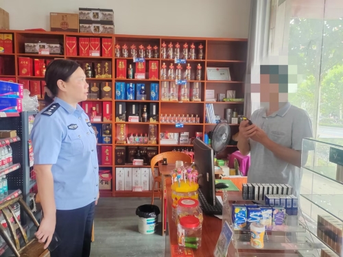 执行干警每到一户,都向被执行人阐明严明立场 (2)_副本.jpg