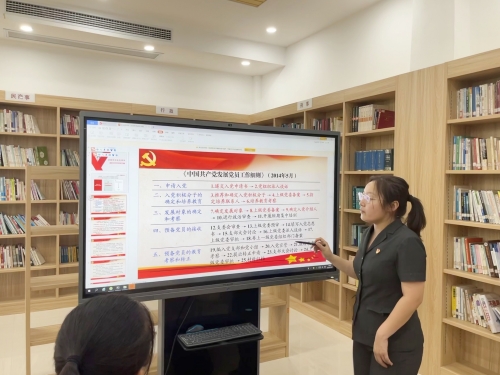政治部杨朴丹_副本.jpg