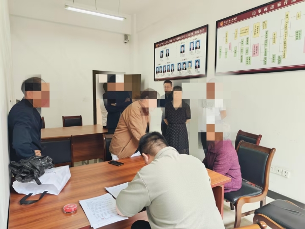 双方握手言和.jpg 双方握手言和.jpg